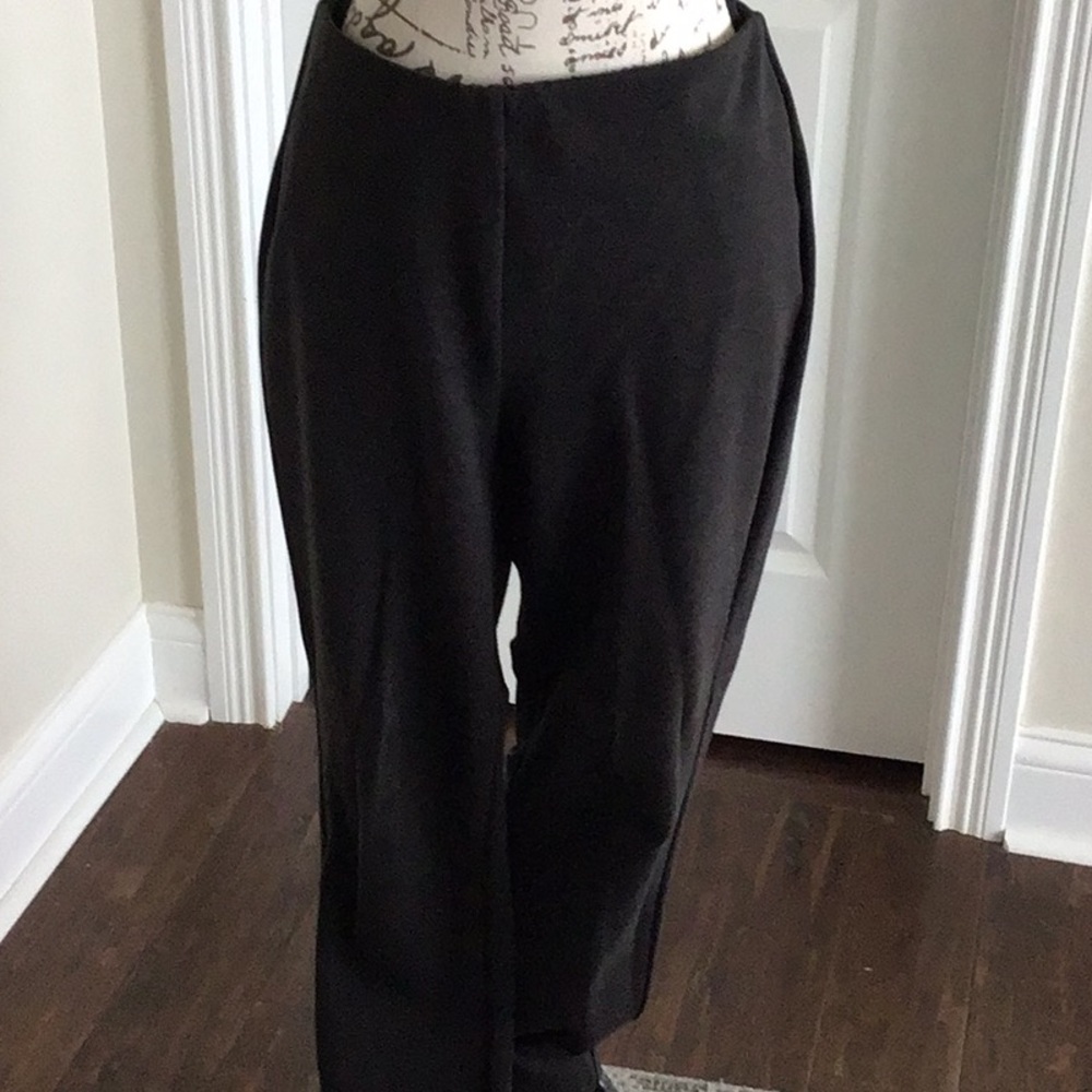 Chico's charcoal gray Black So Slimming ankle Trousers